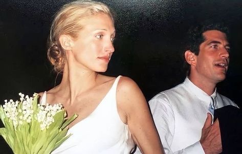 Carolyn Bessette Wedding, Carolyn Bessette, Cumberland Island, John Junior, Jfk Jr, After Life, Julia Roberts, Wedding Looks, Abba