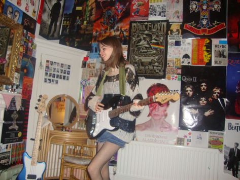 Alex G Outfit Aesthetic, Main Character Bedroom, Sophie Core Aesthetic, Sophie Core, Nirvana Poster, Funky Bedroom, Ziggy Played Guitar, Rock Room