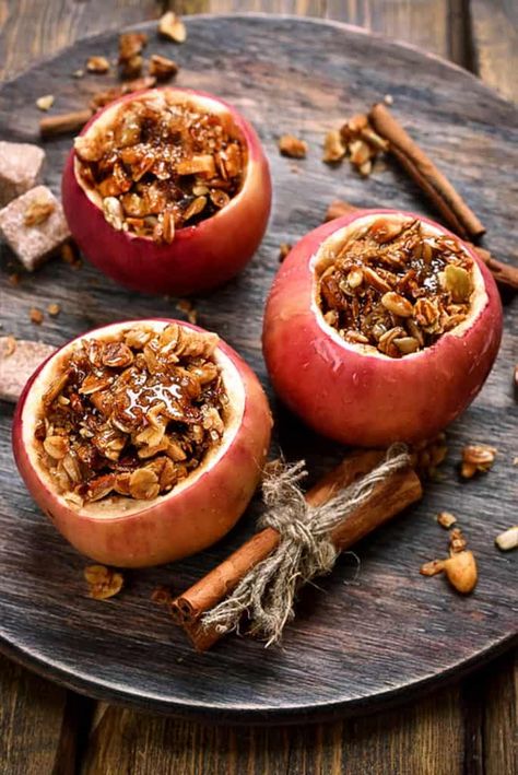 Sprouted Quinoa, Baked Stuffed Apples, Healthy Portable Snacks, Healthy Fall Desserts, Baked Cinnamon Apples, Burn Workout, Thanksgiving Foods, Apple Dishes, Apple Recipes Easy