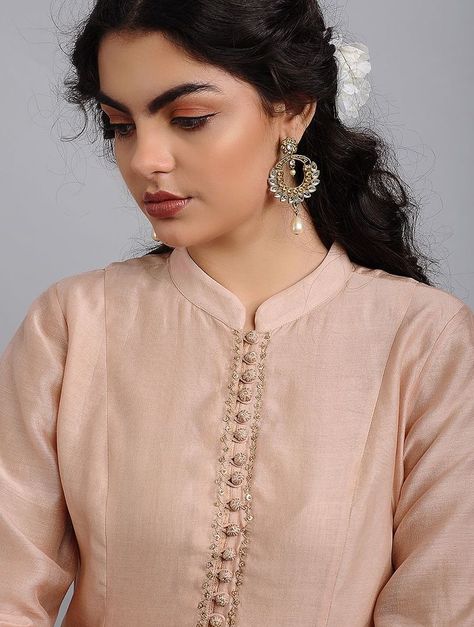 Modern Kurti, Types Of Kurti, Amber Top, Kurta Women, Salwar Neck Designs, Looks Pinterest, Simple Kurta Designs, Designer Kurti Patterns, Simple Kurti Designs