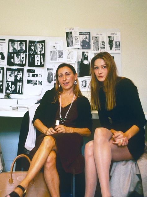 Kea on Twitter: "This picture of Carla Bruni and Miuccia Prada should be in every history book… " Slinky Mini Dress, Prada Spring, 90s Models, Carla Bruni, Dior Haute Couture, Donatella Versace, Insta Models, Miuccia Prada, Mini Robes