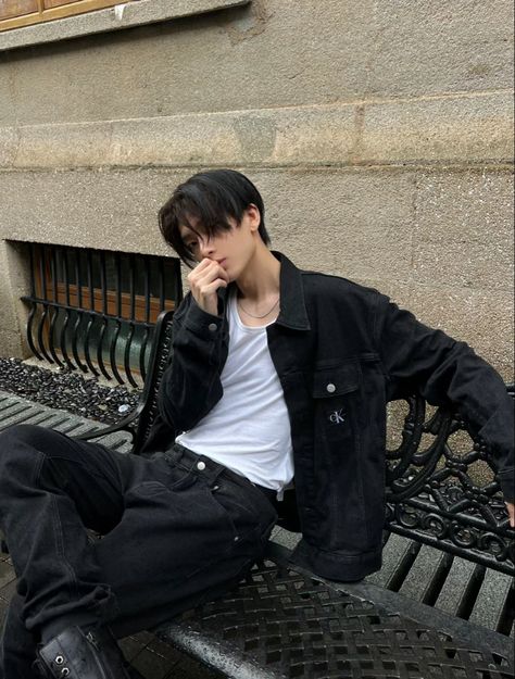 Man Ootd Casual Street Style, Korean Streetwear Fashion Women Summer, Street Poses Men, Korean Guy Fashion, Korean Street Style Men, Korean Boy Aesthetic, Korean Street Fashion Mens, Eboy Aesthetic Outfits Men, Fall Mens Outfits