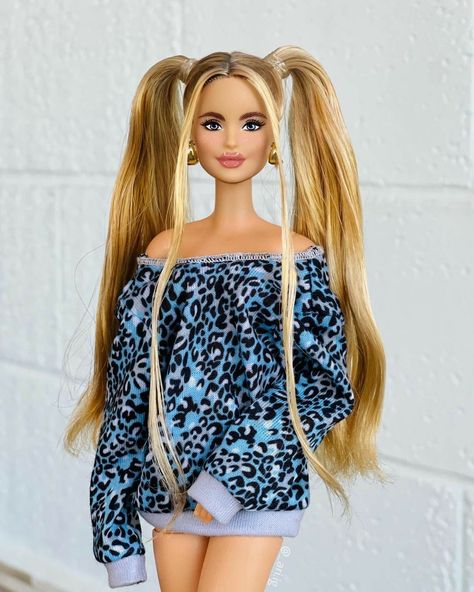 Barbie Doll Hairstyles, Realistic Barbie, Peinados Aesthetic, Barbie Hairstyle, Barbies Pics, Diy Barbie Clothes, Barbie Fashionista Dolls, Barbie Dress Fashion, Barbie Hair