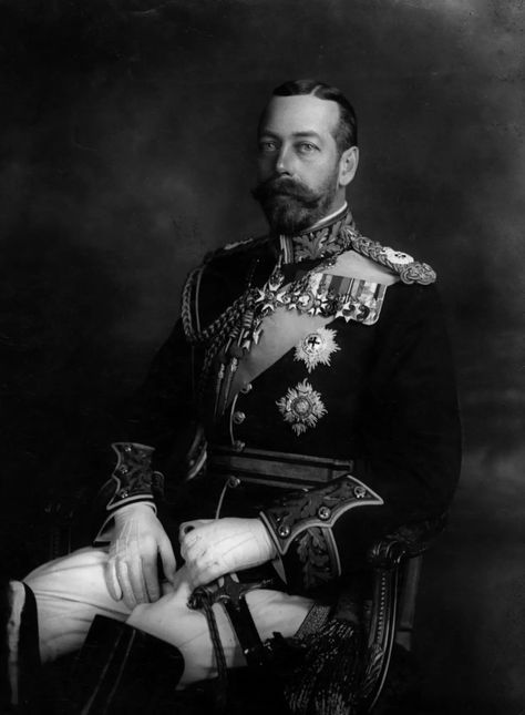 King George V Queen Victoria Descendants, Royal Lineage, Princess Alexandra Of Denmark, Alexandra Of Denmark, British Army Uniform, Order Of The Garter, King Edward Vii, King George V, Royal King