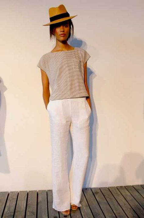 Monochrome S/S - Imgur Travel Outfit Plane Summer, White Linen Pants Outfit, Linen Pants Outfit, 여름 스타일, White Linen Pants, Looks Chic, Outfit Casual, White Pants, Summer Hats