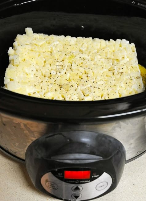 Paula Dean's crockpot potato soup recipe. Combine 1 bag frozen hash browns, 2 (14oz) cans chicken broth, 1 can cream of chicken soup, 1/2c chopped onion, 1/3tsp black pepper. Cook in crock pot on low for 5hours. Stir in 8oz block of cream cheese, cook 30 minutes, stir occasionally. Potato Soup Crockpot Recipes, Crockpot Potato Soup, Crockpot Potato, Frozen Hash Browns, Crock Pot Potatoes, Potato Soup Crock Pot, Crock Pot Food, Crock Pot Recipes, Potato Soup Recipe