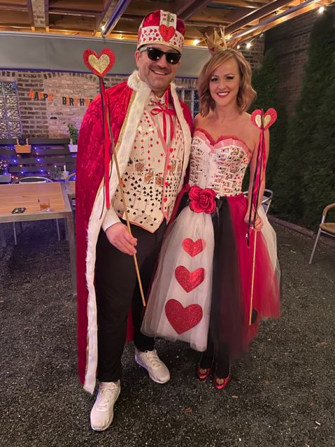 Deck Of Card Costume, King Of Hearts Cosplay, King Of Spades Costume, Queen And King Of Hearts Costume, Queen Of Hearts Couple Costume, King And Queen Of Hearts Costume, King Of Hearts Costume, King Of Hearts Card, King And Queen Of Hearts