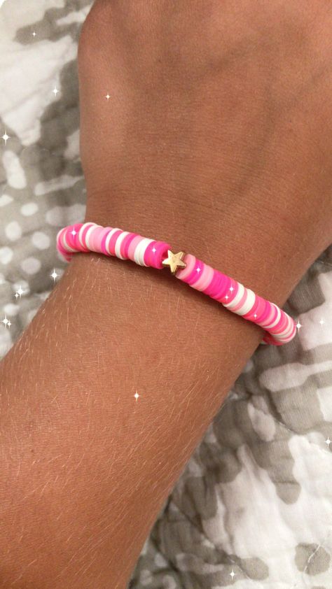 Pink Flat Bead Bracelet Ideas, Flat Bead Bracelet Ideas, Flat Bead Bracelet, Clay Bracelets, Preppy Bracelets, Clay Bead Bracelet, Bracelet Inspo, Bracelets Patterns, Clay Bracelet