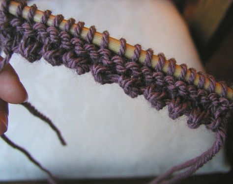 Diy Tricot, Knitting Help, Knit Edge, Knitting Instructions, Tea Cozy, How To Purl Knit, Knit Stitch Patterns, Knit Stitch, Knitting Tutorial