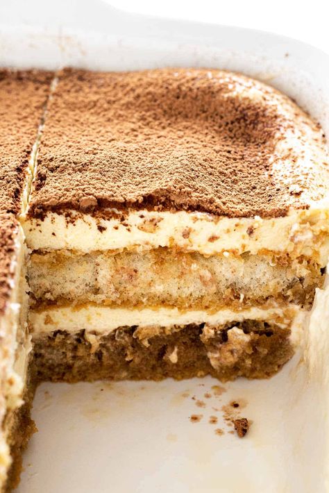 Authentic Tiramisu Recipe, Italian Cookie Recipe, Easy Tiramisu Recipe, Texas Sheet Cake, Torte Cupcake, Tiramisu Recipe, Italian Cookies, Italian Desserts, Moist Cakes