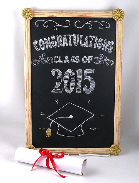 Graduation Chalk Art, Graduation Memory Board, Graduation Posters, Chalkboard Inspiration, Chalkboard Art Diy, Chalkboard Diy, Graduation Chalkboard, Chalkboard Writing, Diy Graduation Gifts