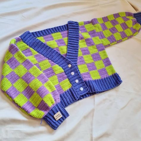 #crochetideas #knitting #knittingdesign Checkerboard Crochet Sweater, Crochet Cardigan Template, Crochet Checkered Cardigan, Crochet Checkered Sweater, Crochet Sweater Tutorial, Checkered Crochet, Cardigan Sweater Pattern, Checkered Sweater, Cardigan Design