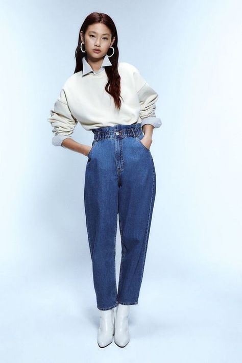 Discover Spring 2024's Chic Fashion Trends, Colors, and Prints Jeans Outfit Winter, Fashion Trend Forecast, Slouchy Jeans, 2024 Fashion Trends, Balloon Pants, Contemporary Classic, Fashion 2024, Spring Fashion Trends, White Boots