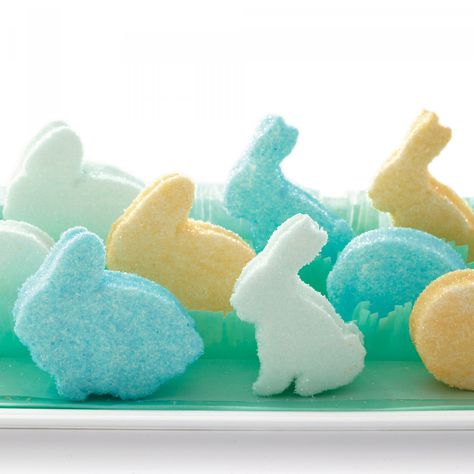 Marshmallow Easter Critters Peeps Recipes, Peeps Candy, Homemade Marshmallow Recipe, Marshmallow Bunny, Easter Desserts Recipes, Recipes With Marshmallows, Homemade Marshmallows, Easter Peeps, Easter Candy