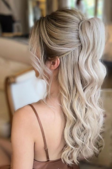 Looking for stunning long hairstyles for bridesmaids or the maid of honor? We’ve got 40+ amazing ideas for long hair, including updos, buns, braids, and half up half down styles. Whether your wedding vibe is boho, rustic, modern, or simple, we’re sharing the best bridesmaid hairstyle ideas to help you create the perfect look. Wedding Hairstyles For Guests, Wedding Bridesmaid Hair, Bridesmaid Hair Ideas, Bridesmaid Hair Inspo, Bridemaids Hairstyles, Voluminous Ponytail, Fall Wedding Hairstyles, Wedding Hair Half, Wedding Hairstyles Bridesmaid