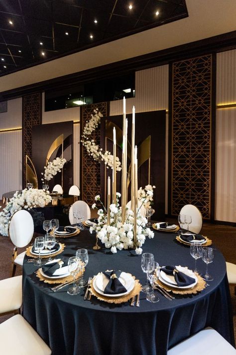 Black White Gold Party Decor, Black And Gold Wedding Theme Decorations, Gold Prom Decorations, Black Gold Wedding Reception, Black Gold White Wedding, Black And Gold Wedding Theme, Pink Color Palettes, Wedding Color Schemes Spring, Gala Decorations