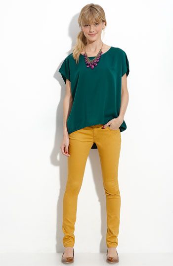 Mustard Pants Outfit, Mustard Jeans, Mustard Outfits, Mode Ab 50, Mustard Pants, Primrose Yellow, Look Jean, Teal Blouse, Yellow Pants