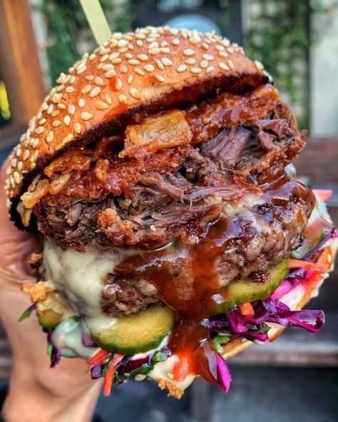 Junked Food Burger Recipes Beef, Extreme Food, Meat Diet, Delicacy Food, Healthy Homemade Recipes, Delicious Burgers, Fine Food, Food Obsession, Pretty Food