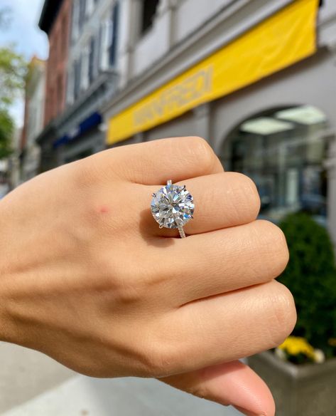 Round Tiffany Engagement Ring, Tiffany Round Engagement Ring, Engagement Rings 5 Carat, Circle Engagement Rings, 3 Carat Engagement Ring, Large Engagement Rings, Tiffany Wedding Rings, Cute Promise Rings, Big Wedding Rings