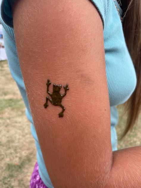 Lizard Henna, Henna Inspired Tattoos, Summer Tree, Inspired Tattoos, Henna Tattoos, Tree Frogs, Henna Tattoo, Leaf Tattoos, Frogs