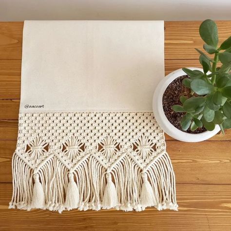 Macrame Table Runners, Macrame Table Mat Tutorial, Macrame Runner Tutorial, Macrame Runner Table, Macrame Table Decor, Macrame Raner, Macrame Table Runner Pattern, Wall Hangings For Living Room, Table Runner Macrame