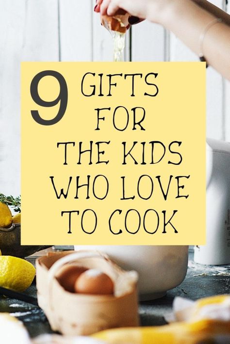 Have an aspiring young chef in your family? Here are a few gifts for kids who love to cook and enjoy being in the kitchen creating their masterpieces. These also make for great Christmas gifts for teens! #kidswhocook #kidswho bake Cooking Gifts For Kids, Cooking Gifts Basket, Cooking Gift Ideas, Emma Food, Unique Pizza Recipes, Kids Cooking Set, Cooking Box, Cooking Kids, Baking Basket