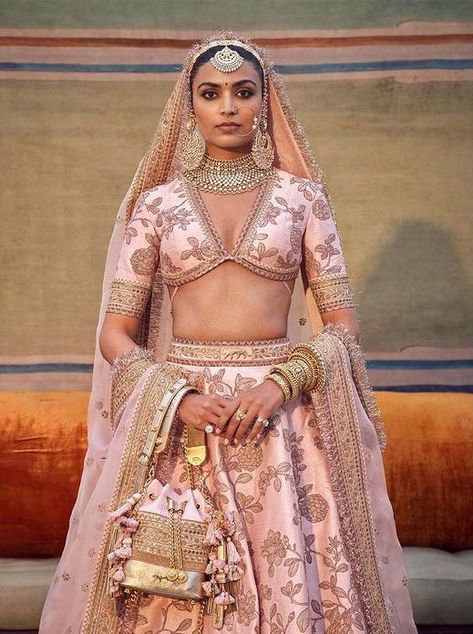 Sabyasachi Blouse Designs, V Neck Blouse Designs, Blouse Designs Front And Back, Western Blouse Designs, Sabyasachi Blouse, Neck Blouse Designs, Vani Vats, Punit Balana, Sabyasachi Bridal