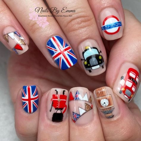 Nails London Style, Uk Nails Designs, England Flag Nails, Travel Themed Nails, Nails For London Trip, London Marathon Nails, London Nail Art, London Nails Ideas, England Nails Designs