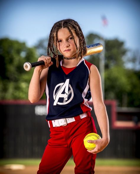 This would so be u!!!🥎🥎 8u Softball Pictures, Softball Photography Poses, Tball Poses For Pictures, Softball Photoshoot, Softball Team Photos, Softball Poses, Softball Team Pictures, Baseball Poses, Softball Pictures Poses