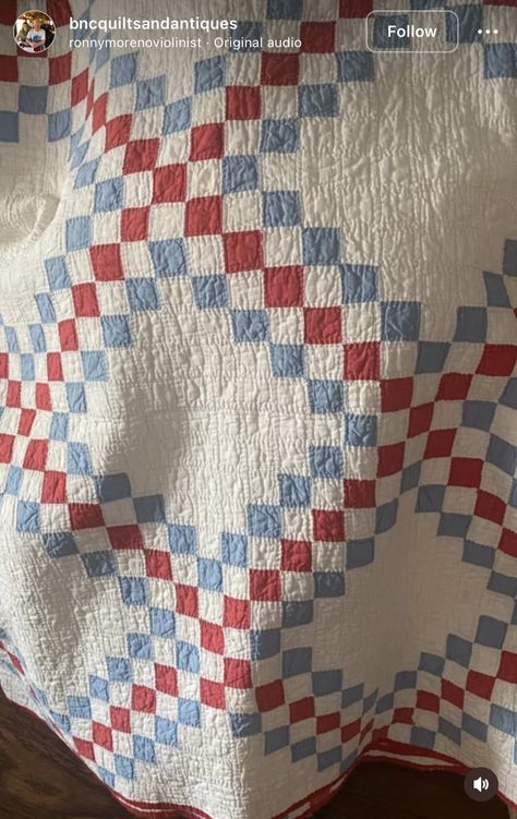 Pillow Quilt, Low Volume Quilt, Vintage Quilts Patterns, Irish Chain Quilt, Blue Quilt, Quilting Designs Patterns, Patriotic Quilts, Cute Quilts, Pretty Quilt