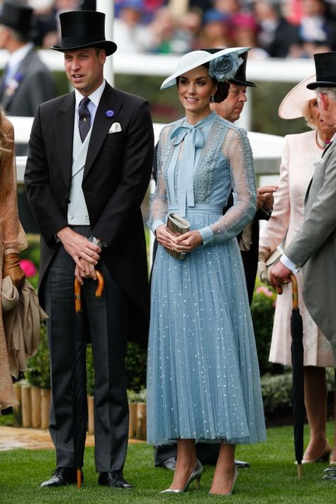 Prince William and Kate Middleton at Royal Ascot 2019 Photos Vestidos Kate Middleton, Ducesa Kate, Princess Diana Niece, Candied Apples, Royal Ascot Races, Herzogin Von Cambridge, Duchesse Catherine, Prins William, Kate Middleton Pictures