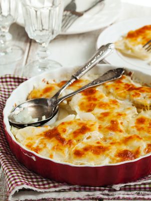 Potatoes au Gratin Easter Recipes Side Dishes, Side Dishes Veggies, Crab Bisque Recipe, Potato Gratin Recipe, Sweet Potato Gratin, Recipes Side Dishes, Au Gratin Potato Recipes, Paula Dean, Au Gratin Recipes