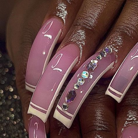 🎀YTV Nailz🎀 on Instagram: "love a good curve😋 . . . . #atlnailtech #nailsatl #nailsofinstagram #nailatl" Curved Square Nails, Medium Curved Nails, Curved Nails Designs, C Curve Nails, Curved Acrylic Nails, Xxxl Nails, Curve Nails, Bald Beauty, Freestyle Nails