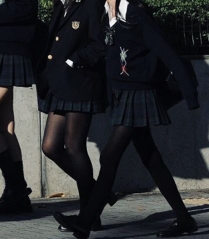 Private School Uniforms, Boarding School Aesthetic, Estilo Ivy, Vetements Clothing, School Uniform Outfits, Fotografi Vintage, Dark Academia Fashion, Academia Fashion, Estilo Preppy