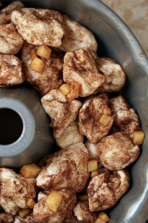 Don't stress over fall entertaining or deciding which breakfast or dessert recipe to make. Instead, try this easy monkey bread recipe with biscuits plus five other ingredients which come together to make Apple Cinnamon Monkey Bread! #applerecipes #monkeybreadrecipes #monkeybread #applecinnamonmonkeybread #fallrecipes #christmasmorning #holidayrecipes #apple #applecinnamon #easyrecipes #easyrecipe #recipe #recipes #breakfastrecipes #brunchrecipes #fallfood #fallcooking #holidaybreakfast #holiday Monkey Apple Bread, Apple Pie Stuffed Monkey Bread, Apple Monkey Bread Recipe, Sweet Monkey Bread, Apple Monkey Bread With Canned Biscuits, Monkey Bread With Apples, Easy Monkey Bread With Biscuits, Make Ahead Monkey Bread, Monkey Bread Crockpot