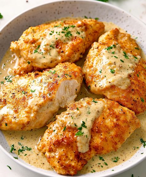 Creamy Ranch Chicken, a rich and flavorful dish with tender chicken in a creamy ranch sauce, ready in 30 minutes. Ranch Chicken Breast Recipes, Creamy Ranch Chicken Recipe, Creamy Ranch Sauce, Pan Chicken Breast, Creamy Ranch Chicken, Ranch Chicken Recipe, Ranch Chicken Crockpot, Chicken Boneless Breast Recipes, Baked Ranch Chicken