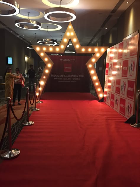 Entry gate for corporate event by tap events Grammys Prom Theme, Hollywood Marquee Sign, Red Carpet Entrance Events, Hollywood Theme Gala, Red Carpet Design Event, Hollywood Event Theme, Event Entry Decor, Hall Of Fame Party Ideas, Hollywood Party Entrance