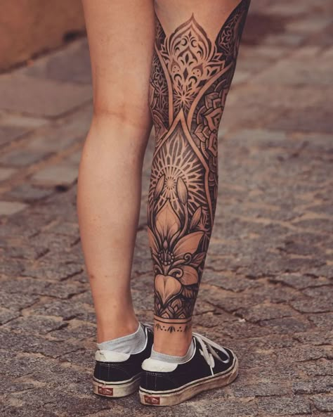 Tattoo Bein Frau, Back Of Thigh Tattoo, Calf Tattoos For Women, Tato Mandala, Upper Leg Tattoos, Back Of Leg Tattoos, Tato Paha, Lower Leg Tattoos, Shin Tattoo