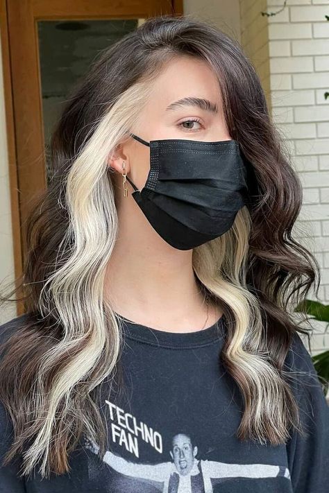 Color Block Hair, Hair Maintenance Tips, Hair Color Underneath, Peekaboo Hair, Highlights Hair, Hair Color Techniques, Penteado Cabelo Curto, Brown Blonde Hair, Hair Inspiration Color