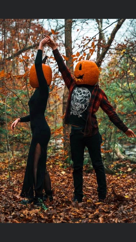 Spooky Photoshoot Outfits, Couples Halloween Photos, Spooky Family Photos, Jack O Lantern Photoshoot, Couple Halloween Poses, Spooky Photoshoot Ideas Couples Outdoor, Spooky Maternity Photoshoot, Pumpkin Engagement Photos, Halloween Photoshoot Ideas Couples