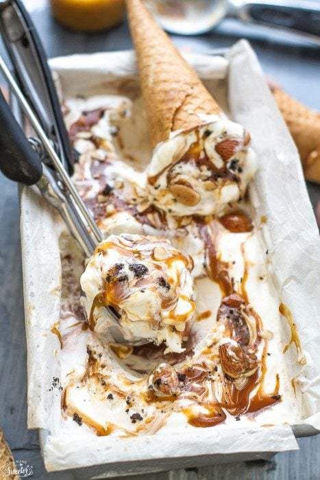 No Churn Ice Cream Recipes Cake Batter Ice Cream, Churn Ice Cream, Almond Ice Cream, Salted Caramel Ice Cream, Easy Ice Cream Recipe, Lemon Ice Cream, Oreo Ice Cream, Ice Cream Maker Recipes, Caramel Ice Cream