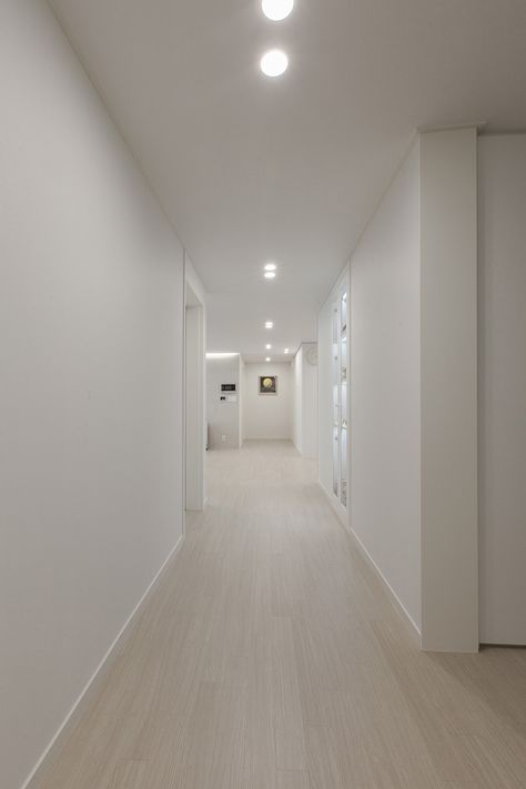 Hdf Flooring, Hdf Floor, Open Hallway, Modern Wood Floors, Floor Panels, Light Wooden Floor, White Wood Floors, Modern Flooring, Living Room Tiles