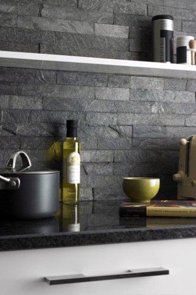 Top 60 Best Kitchen Stone Backsplash Ideas - Interior Designs Kitchen Wall Design, Slate Kitchen, Backsplash With Dark Cabinets, Stone Backsplash Kitchen, Trendy Kitchen Tile, Black Backsplash, Table Farmhouse, Stone Backsplash, Kitchen Wall Tiles