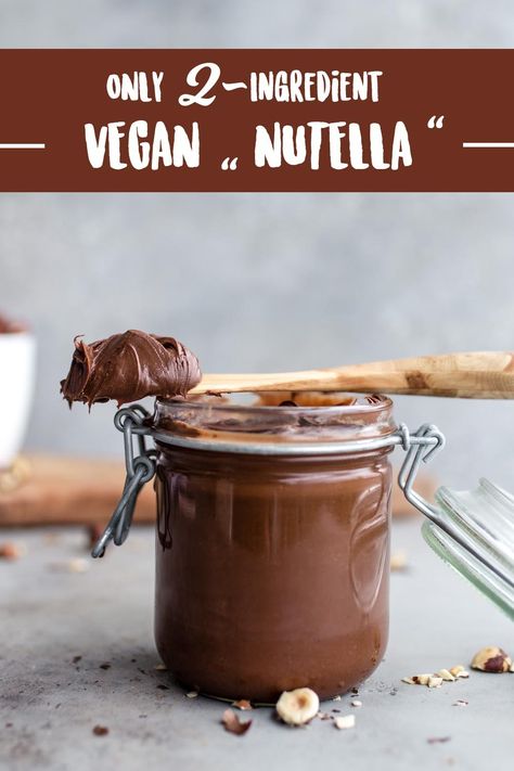 Vegan "Nutella" with only 2 INGREDIENTS! | Vanillacrunnch | Food & Lifestyle Blogger Christmas Recipes Dinner Main Courses, Halloween Food Appetizers, Vegan Nutella, Christmas Recipes Appetizers, Vegan Chocolate Cake, Chocolate Spread, Christmas Food Dinner, Low Carb Snacks, Vegan Cake