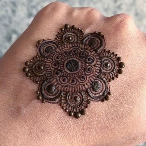 Tikki Mehndi Design, Tikki Mehndi, Tato Henna, Mehndi Designs 2018, Mehndi Designs For Kids, Simple Mehndi Designs Fingers, Very Simple Mehndi Designs, Full Mehndi Designs, Henna Tattoo Designs Simple