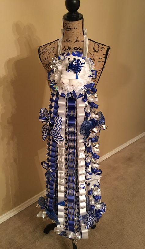 Lehman Lobo Fancy Full Mum with cheer accents Overalls Homecoming, Big Homecoming Mums, Unique Homecoming Mums, Texas Mums, Homecoming Mums Senior, Mums Homecoming Small, Homecoming Spirit Week, Senior Crown Ideas, Football Mums