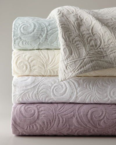 H6CMT SFERRA Queen Hannah Matelasse Coverlet Set Luxury Quilts, Coverlet Bedding, Linens And Lace, Coverlet Set, Quilted Coverlet, Beautiful Bedding, Beautiful Bedrooms, Restoration Hardware, Quilt Sets