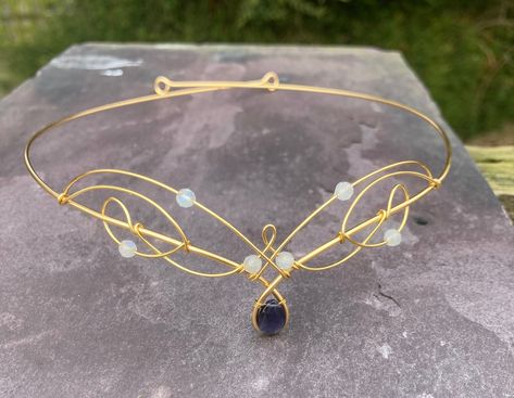 Fairy Crowns Diy, Medieval Headdress, Diy Crowns, Fairy Crowns, Bridal Circlet, Elven Wedding, Diy Crown, Gold Tiara, Celtic Knotwork