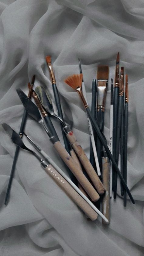 Art Brushes Aesthetic, Paintbrushes Aesthetic, Painting Supplies Aesthetic, Art Materials Aesthetic, Paint Brushes Aesthetic, Paintbrush Aesthetic, Paint Brushes Photography, Painting Snap, Tool Photography