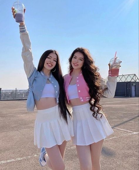 Twinning Outfits Friends, Twining Outfits, Bff Outfits Matching, Bff Matching Outfits, To My Bestie, Twins Fashion, Co Ords Outfits, Bff Matching, Matching Outfits Best Friend